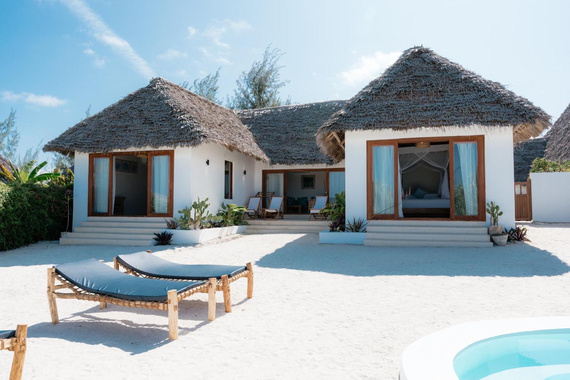 Zanbluu Lodge
